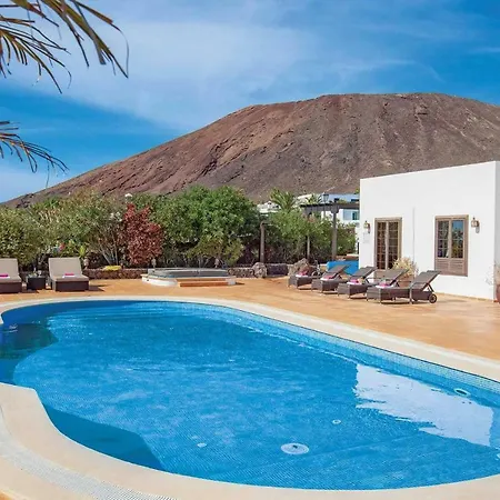Villa Playa Blanca Sleeps 10 Pool Air Con Wifi
