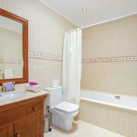 Playa Blanca Sleeps 10 Pool Air Con Wifi Villa