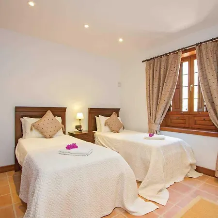 Playa Blanca Sleeps 10 Pool Air Con Wifi